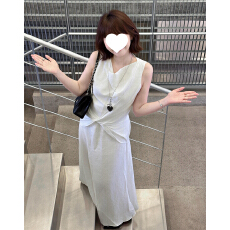 批发法式温柔风白色无袖连衣裙子女<b class='q'>夏</b>季2026新款荡领扭结淡人高知长裙