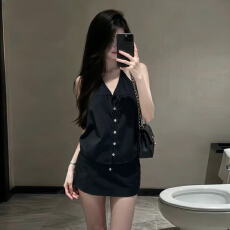 批发<b class='q'>夏</b>日韩系绝美黑色挂脖吊带连衣裙子女<b class='q'>夏</b>季2026新款辣妹风短裙套装