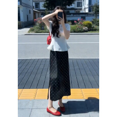 批发温柔白色荷叶下摆收腰t恤女2026新款夏季短袖<b class='q'>上衣</b>搭配波点半身裙