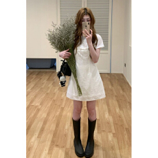 批发法式初恋白色短袖连衣裙子女夏日绝美漂亮出片蕾丝边收腰a字短裙