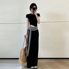批发2026新款黑色短袖半身<b class='q'>连衣裙</b>子女夏季巨好看穿搭套装鱼尾包臀长裙