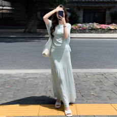 批发夏日温柔法式蓝色<b class='q'>连衣裙</b>子<b class='q'>女</b>夏季2026新款巨好看漂亮两件套装长<b class='q'>裙</b>