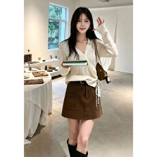 批发极简高级感大方得体<b class='q'>连衣裙</b>子早秋季爆款气质V领针织上衣短裙套装