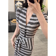 批发法式复古风收腰条纹<b class='q'>连衣</b>裙女今年流行的爆款<b class='q'>长裙</b>夏季新款显瘦裙子