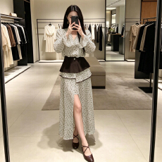 批发早秋季长袖<b class='q'>波点</b><b class='q'>连衣裙</b>子女2026新款法式高智感巨好看穿搭套装长裙