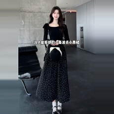 批发法式赫本风斜肩露肩黑色波点连衣裙子女初<b class='q'>夏</b>季2026新款小个子长裙