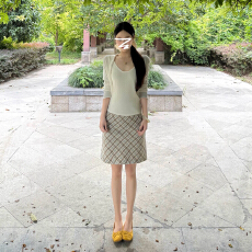 批发韩女温柔风高知小资套装初秋新款纯色针织开衫<b class='q'>吊带</b>格纹短裙三件套