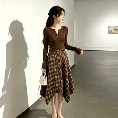 批发美拉德咖色长袖格纹半身<b class='q'>连衣裙</b>女2026新款韩系秋季穿搭一整套长裙