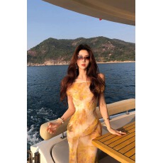 批发法式一字肩黄色碎花吊带<b class='q'>连衣裙</b>女夏季海边度假气质修身包臀长裙子