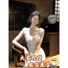 从一时刻汀晚复古优雅U领抽皱连衣裙绣花收腰显瘦A字大摆长裙