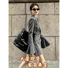 批发高知巨好看赫本风法式显瘦收腰喇叭袖<b class='q'>西装</b>连衣裙外套女2026秋季