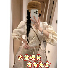 批发秋季新款时尚百搭显瘦杏色花边蕾丝v领一片式系带绑带上衣