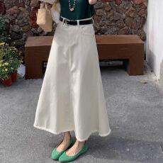 批发米白色<b class='q'>牛仔</b>半身裙女春秋高腰显瘦小个子毛边中长款包臀a字鱼尾裙