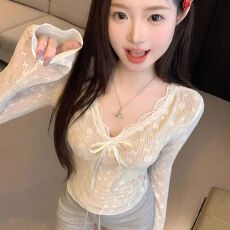 批发官图实价 纯欲蕾丝花边v领长袖T恤女秋辣妹性感内搭打底衫短上衣