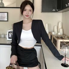 批发实拍实价 复古短款上衣西装外套<b class='q'>春</b>秋新款设计感百搭坎肩黑开衫女