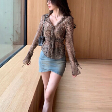 批发高级感豹纹设计新款<b class='q'>衬衫</b>女2024夏季雪纺微透薄款系带收腰显瘦上衣