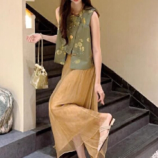 批发新中式<b class='q'>女</b>装老钱风坎肩通勤背心马甲2026年夏季清冷感禅意裙<b class='q'>套装</b>