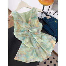 批发法式纯欲风扭结晕染绿色V领<b class='q'>小衫</b>女夏季绝美海边度假无袖吊带上衣