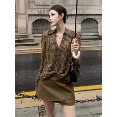 批发春季法式v领印花长袖<b class='q'>衬衫</b>女宽松别致小衫高级感复古显瘦气质上衣