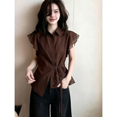 批发设计感咖色小翻领<b class='q'>短袖</b><b class='q'>衬衫</b>女2026夏季新款收腰绑带荷叶边气质上衣