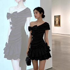 批发纯欲风辣妹<b class='q'>蝴蝶结</b>荷叶边斜肩<b class='q'>连衣裙</b>春季款不规则收腰蓬蓬短裙子女