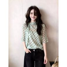 批发森系小清新文艺风绿色波点<b class='q'>七分袖</b>上衣女2026款宽松显瘦百搭上衣