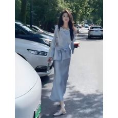 批发春季新款高级感不规则法式清新纯欲爆款缎面长袖衬衫半身裙两件套