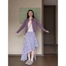 批发时尚套装韩系紫色<b class='q'>针织</b><b class='q'>开衫</b>格纹不规则半身裙女初春季氛围感三件套