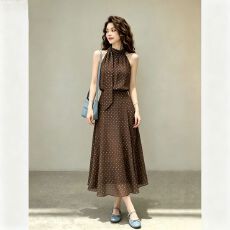 批发法式复古优雅波点挂脖拼接<b class='q'>连衣裙</b>女2026夏季高级感显瘦气质套装裙