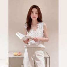 批发白色重工蕾丝花边刺绣拼接无袖背心女装2026夏季新款绝美上衣