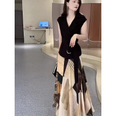 批发网红爆款时髦夏季新款洋气减龄黑色收腰无袖马甲搭配高腰半身裙潮