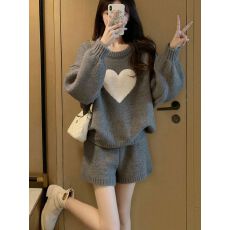 批发超火休闲灰色爱心提花针织套装女2026新款秋季穿搭上衣裤子两件套