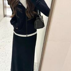 批发巨好看休闲连帽长袖<b class='q'>卫衣</b>女春秋季高腰显瘦半身裙长裙多巴胺两件套
