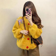 批发明媚设计感提花<b class='q'>针织</b>毛衣女2026秋冬新款宽松小个子<b class='q'>开衫外套</b>上衣