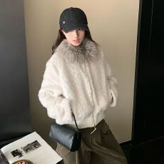 批发复古翻毛领皮草外套女冬2026新款加厚保暖百搭高级感毛毛短款上衣