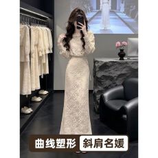 批发秋冬新款洋气减龄蕾丝收腰显瘦连衣裙女装小香风修身包臀长袖裙子