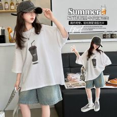 批发牛仔裤两件套<b class='q'>女</b><b class='q'>童</b>夏装韩版套装女孩时尚T短袖短裤t恤时髦两件套潮