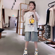 批发牛仔裤两件套<b class='q'>女</b><b class='q'>童</b>夏装韩版套装女孩卡通T短袖短裤t恤时髦两件套潮