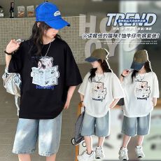 批发牛仔裤两件套<b class='q'>女</b><b class='q'>童</b>夏装韩版套装女孩卡通T短袖短裤t恤时髦两件套潮