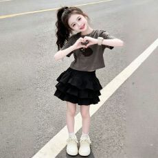 批发女童夏季蛋糕裙套装2026新款中大童休闲短袖T恤<b class='q'>短裙</b>甜美两件套