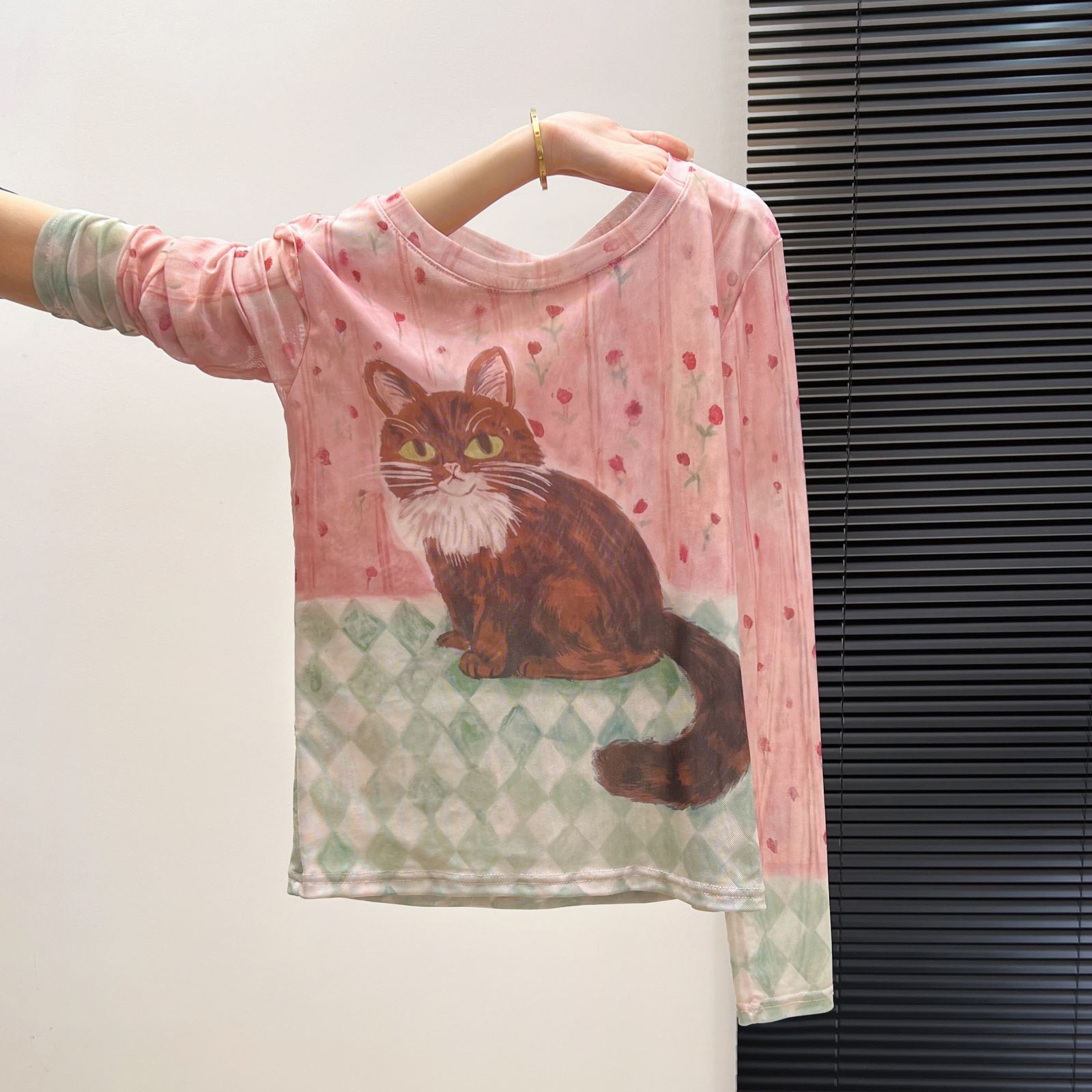 RY4879# 实拍大码胖小猫碎花双层网纱长袖t恤女夏季新款显瘦绝美底衫上...