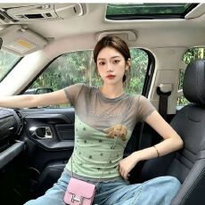 批发官拍<b class='q'>大码</b><b class='q'>胖</b>韩系圆领烫钻木耳边假两件短袖T恤女夏季显瘦设计上衣