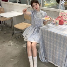 批发MIU系<b class='q'>女</b><b class='q'>童</b>初高中学生拼接撞色条纹<b class='q'>衬衫</b>裙波点蝴蝶结显瘦连衣裙