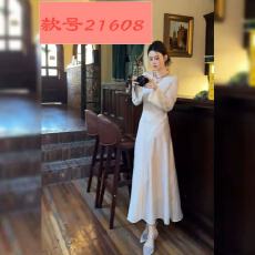 批发优雅/气质喇叭袖V领连衣裙女装2026秋季新款千金风绝美收腰长裙子