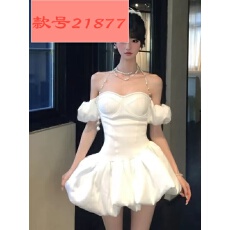 批发富家千金高级感白色一字肩连衣裙漂亮独特超好看收腰蓬蓬花苞短裙