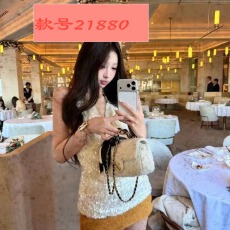 批发2026春季新款高级感重工荡领亮片挂脖吊带背心配毛呢半裙两件套女