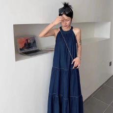 批发韩版2026<b class='q'>夏</b>季新款挂脖吊带牛仔连衣裙女度假出游法式宽松蛋糕长裙