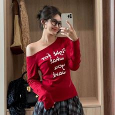 批发纯棉纯欲斜肩字母印花长袖t恤女早<b class='q'>秋</b>新款设计感小众修身露肩上衣