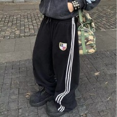 批发秋季美式休闲高级感痞帅条纹黑色卫裤<b class='q'>男</b>直筒宽松抽绳百搭阔腿<b class='q'>裤子</b>