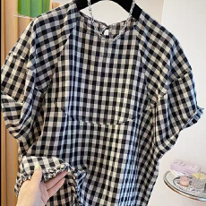 批发蝙蝠型<b class='q'>格子</b>娃娃<b class='q'>衫</b>上衣女夏2025新款宽松休闲套头短袖衬<b class='q'>衫</b>